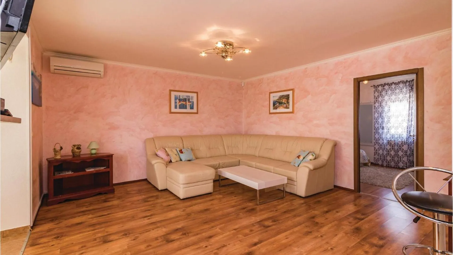 שטיניאן Gorgeous Home In Valbandon With Wifi 0*,  קרואטיה